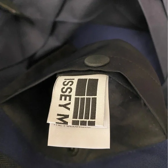 Issey‎ Miyake132 5 Origami Folded Cluch Convertible Shoulder Bag Navy Silver